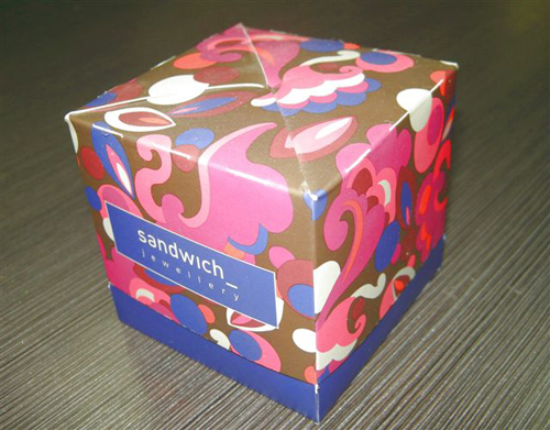 Folding box