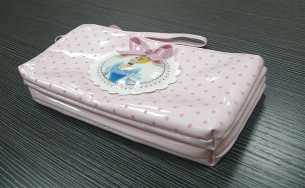 Cosmetic-bag-01